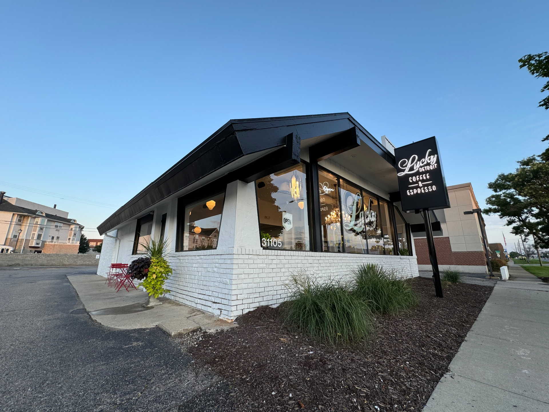 Lucky Detroit coffee shop and breakfast kitchen at 31105 Woodward Ave, Royal Oak, next to Belle Tire